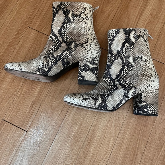 Trendy free people boots.  Size 8 snakeskin pattern.  Gently used - Picture 2 of 5